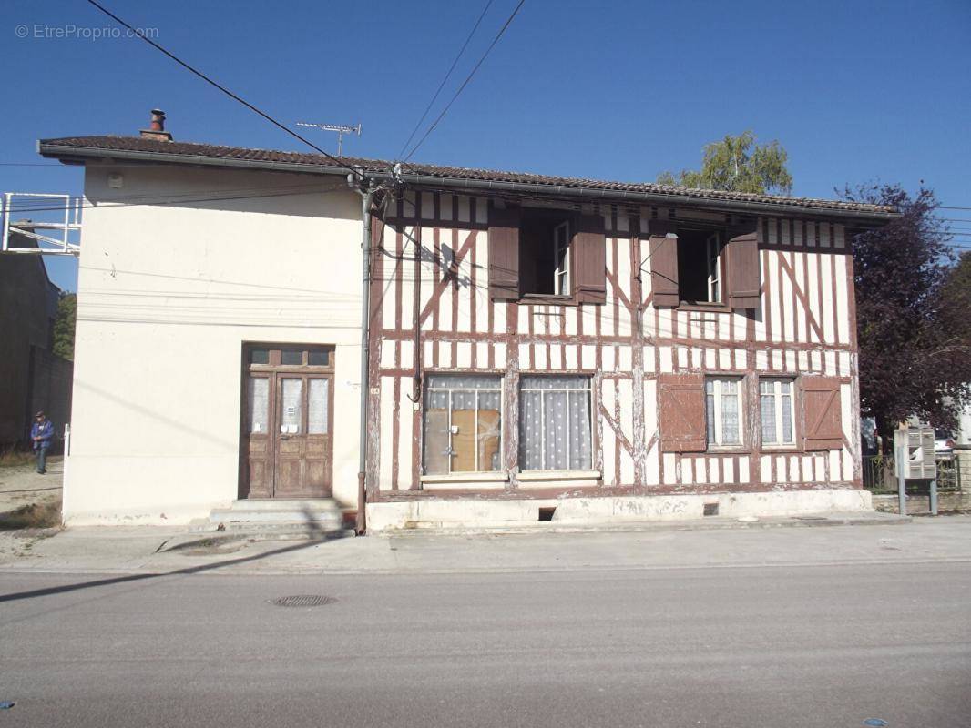 Maison à CHAVANGES