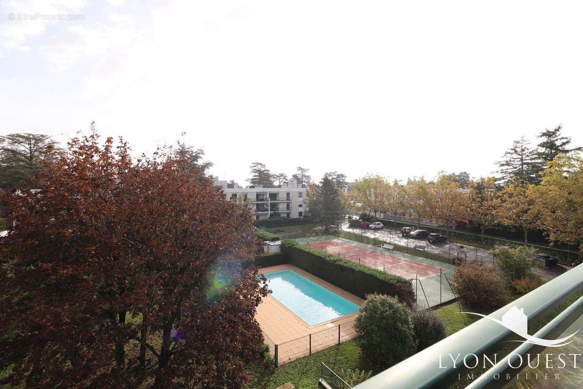 Appartement à CHARBONNIERES-LES-BAINS