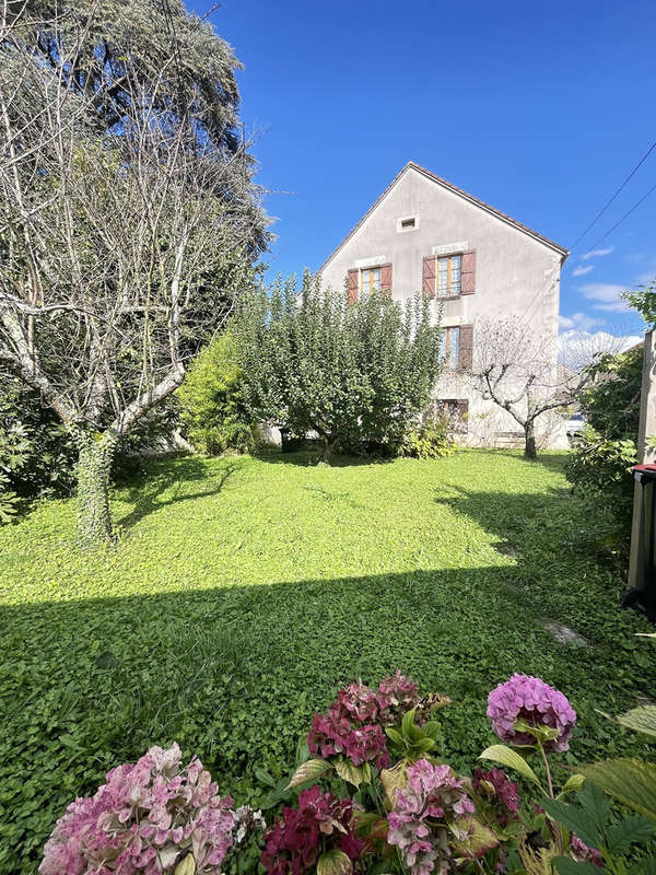 Maison à CHAMPS-SUR-YONNE