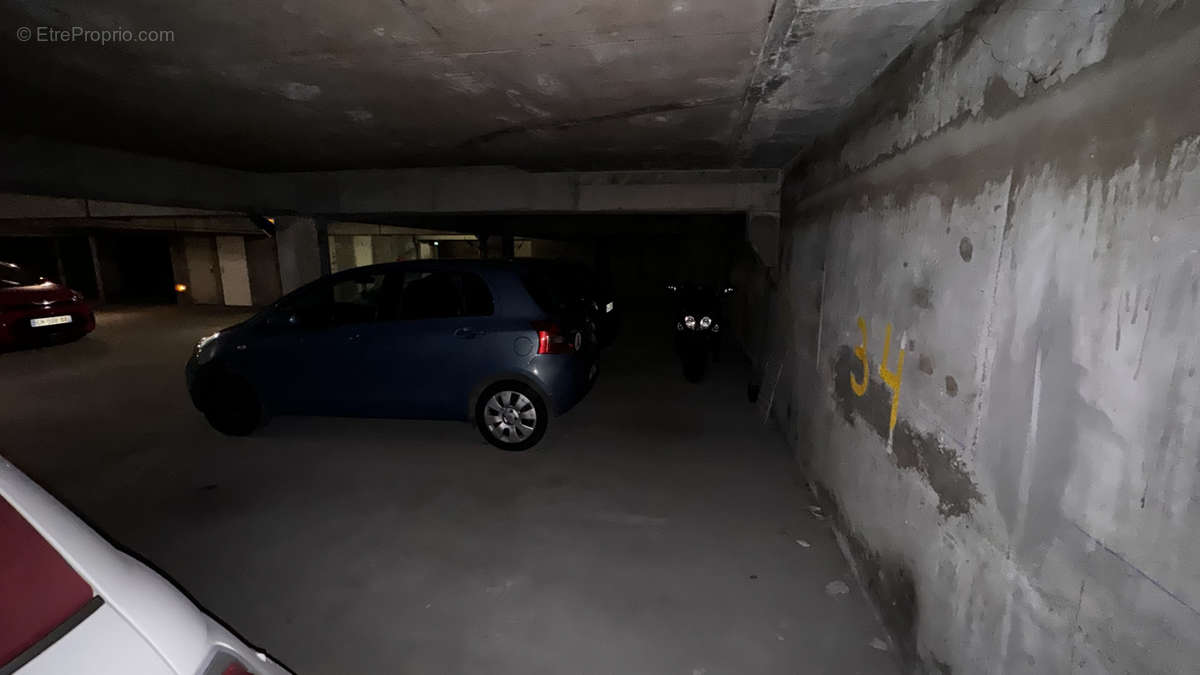 Parking à PARIS-13E