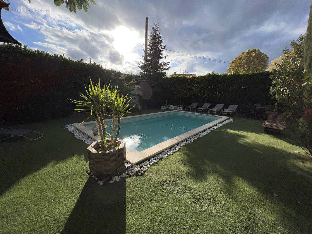 Maison à PEYROLLES-EN-PROVENCE