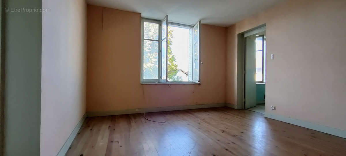 Appartement à ATTIGNAT