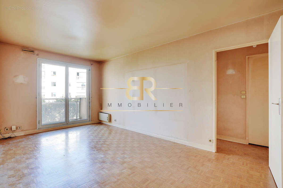 Appartement à PARIS-12E