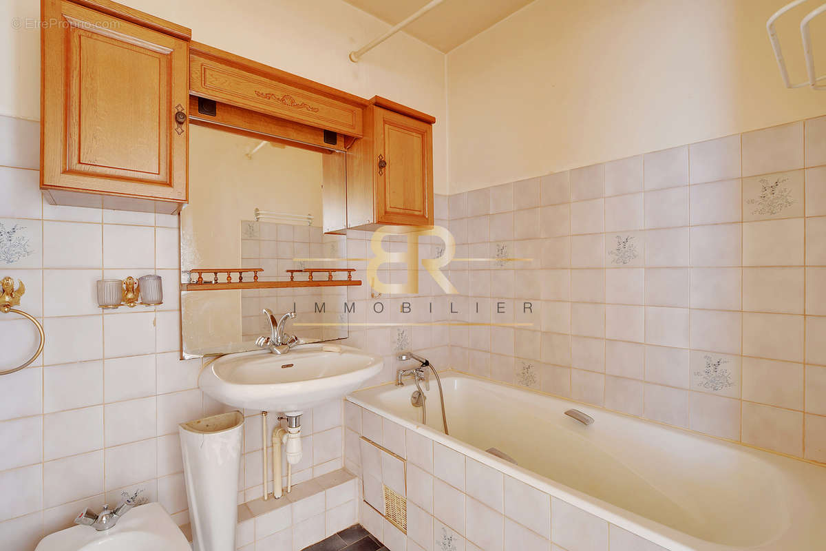 Appartement à PARIS-12E