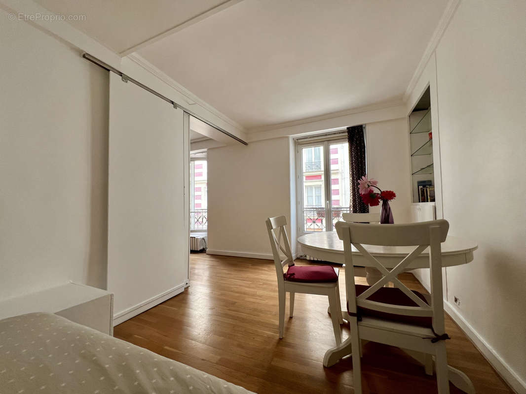 Appartement à PARIS-14E