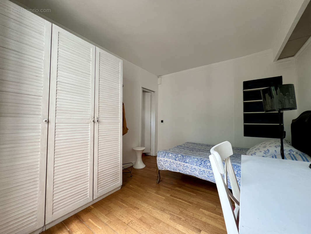 Appartement à PARIS-14E