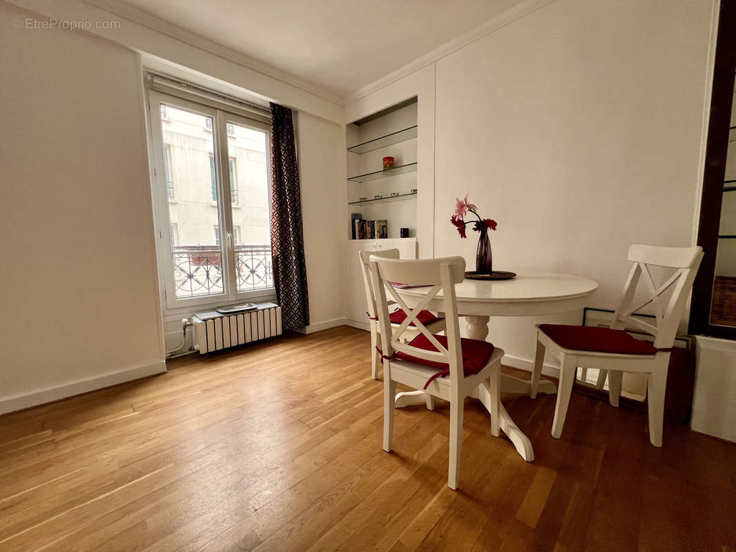 Appartement à PARIS-14E