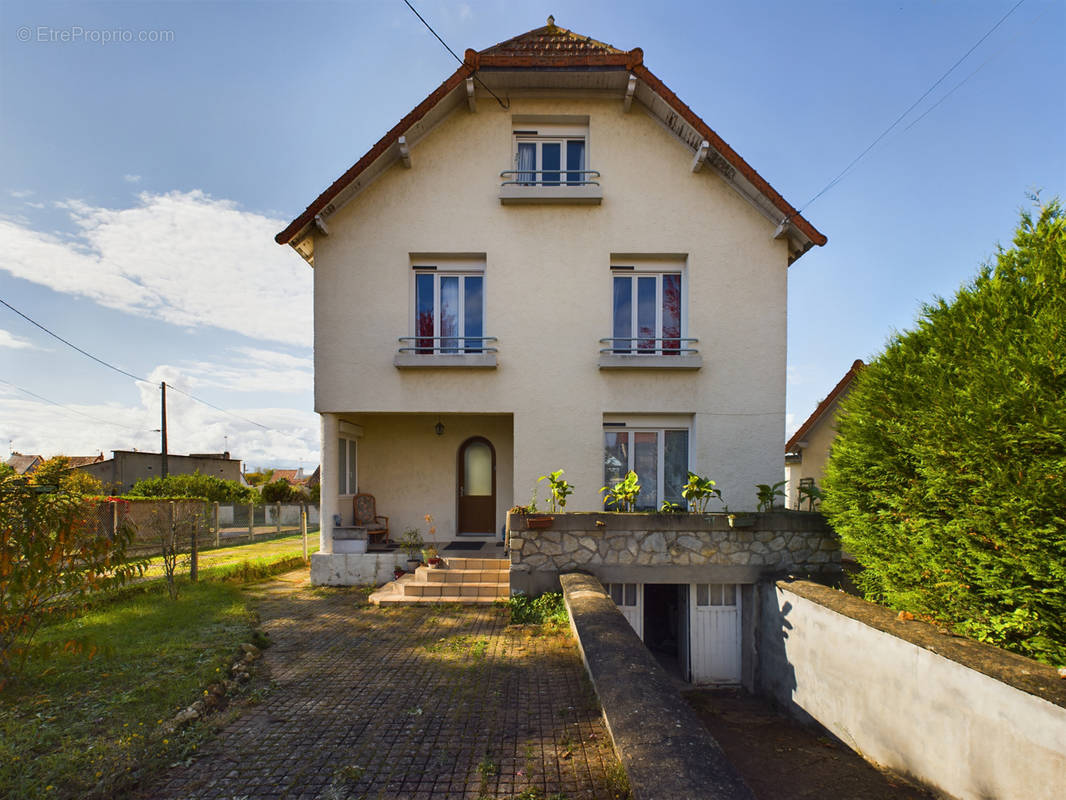 Maison à COSNE-COURS-SUR-LOIRE