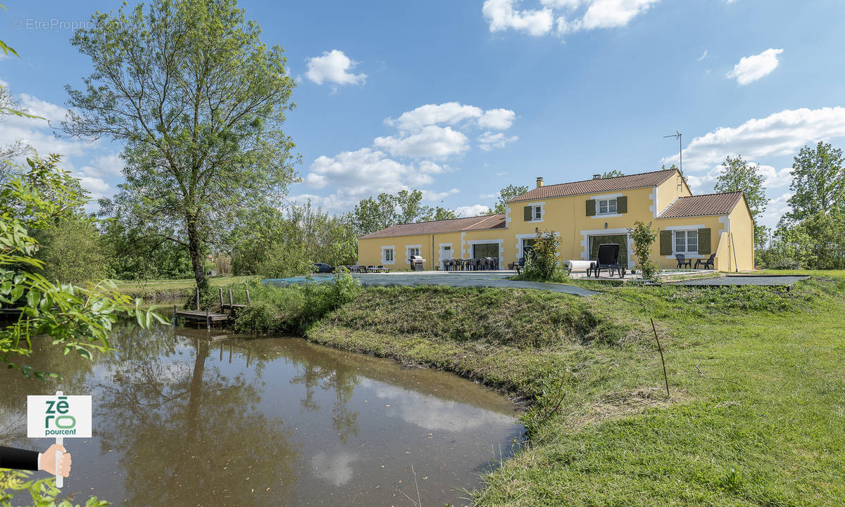 Maison à MOUZEUIL-SAINT-MARTIN