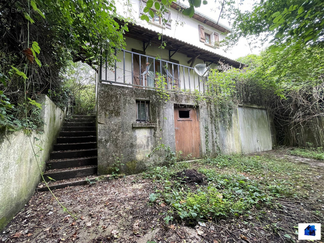 Maison à SAINT-MAURICE-SUR-AVEYRON