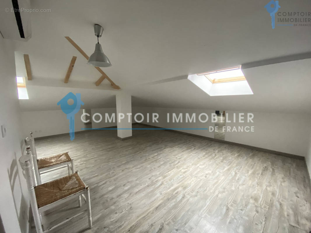 Appartement à GALLARGUES-LE-MONTUEUX