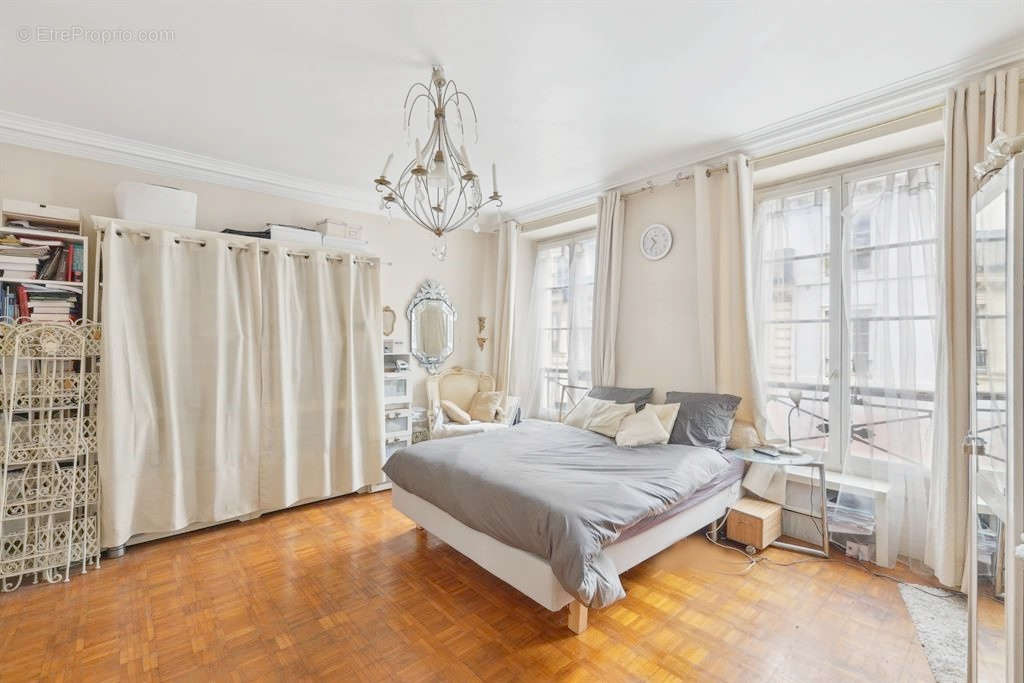 Appartement à PARIS-9E