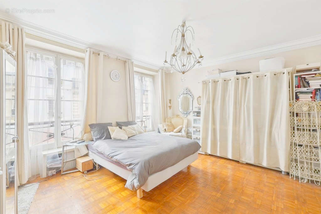 Appartement à PARIS-9E