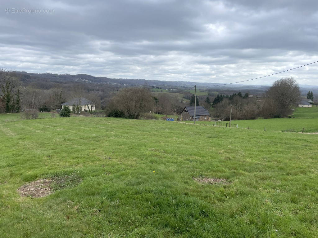 Terrain à CHABRIGNAC