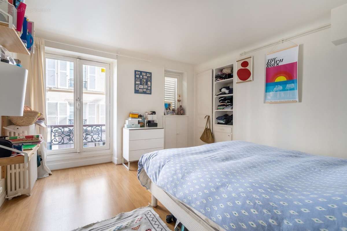 Appartement à PARIS-7E