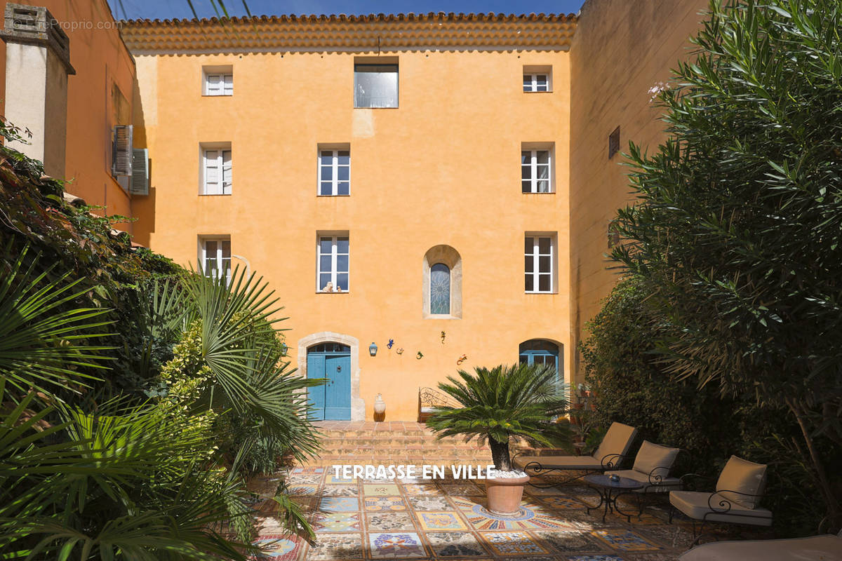 Maison à BESSE-SUR-ISSOLE