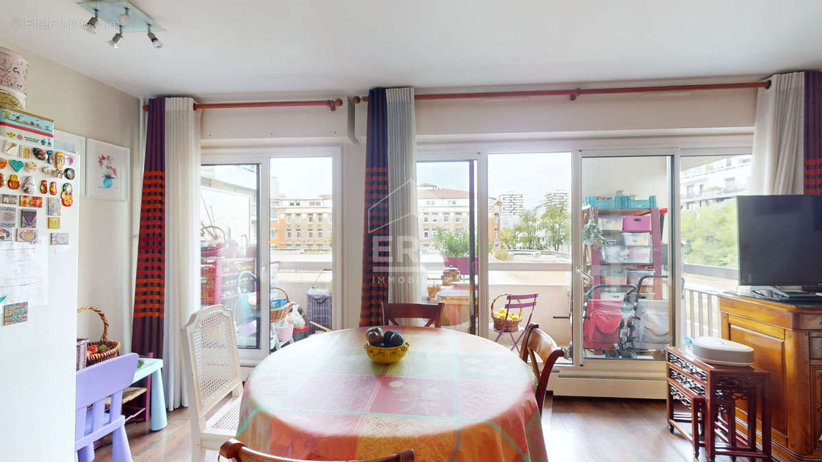 Appartement à PARIS-19E