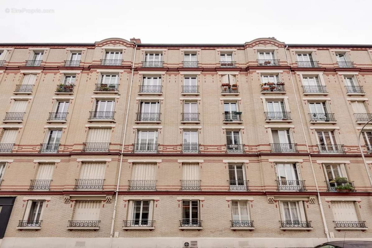 Appartement à COURBEVOIE