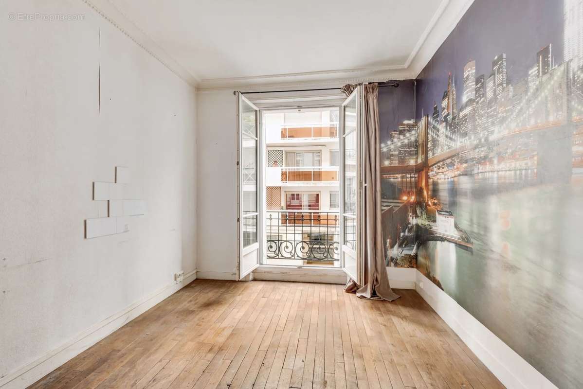 Appartement à COURBEVOIE