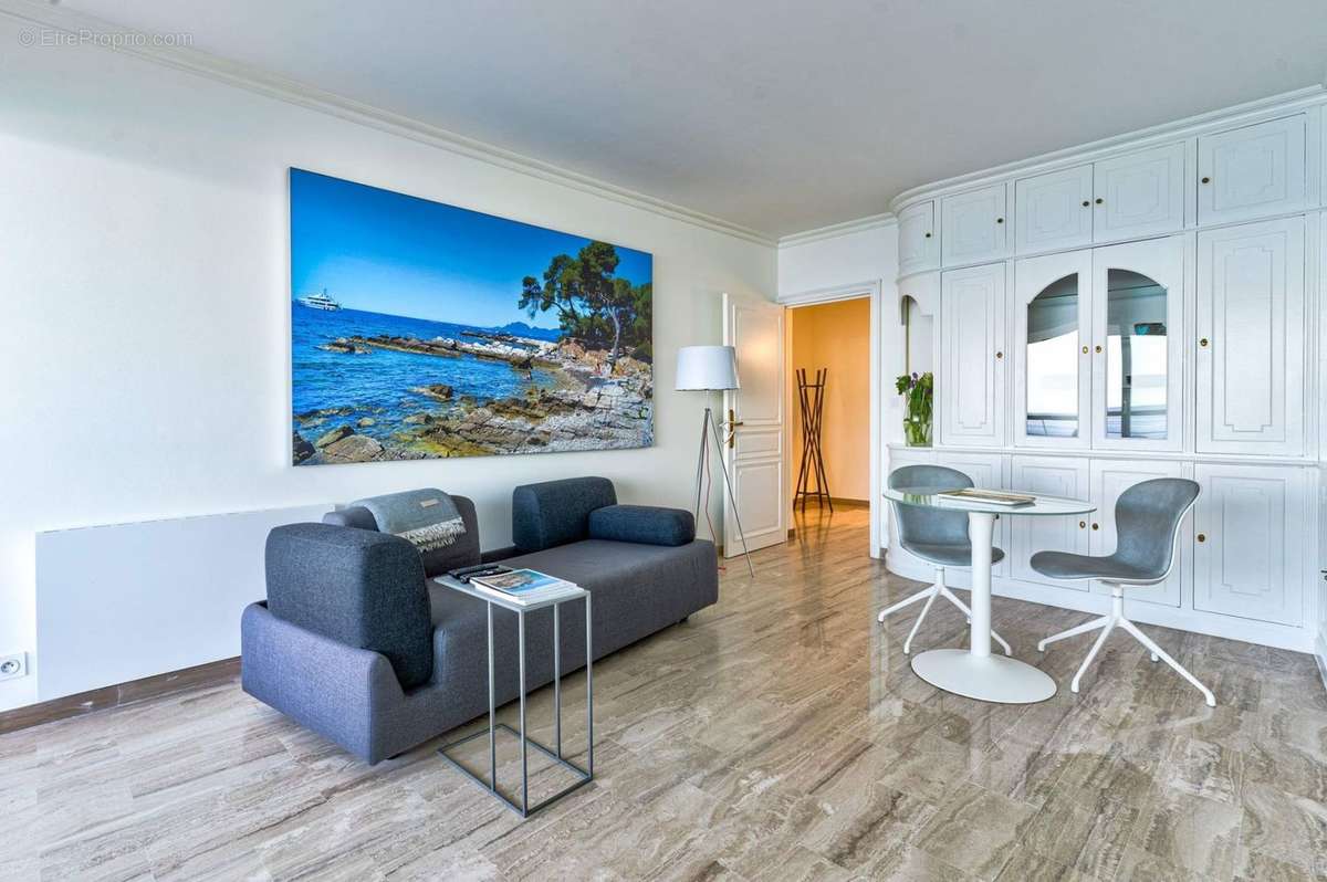 Appartement à VILLENEUVE-LOUBET