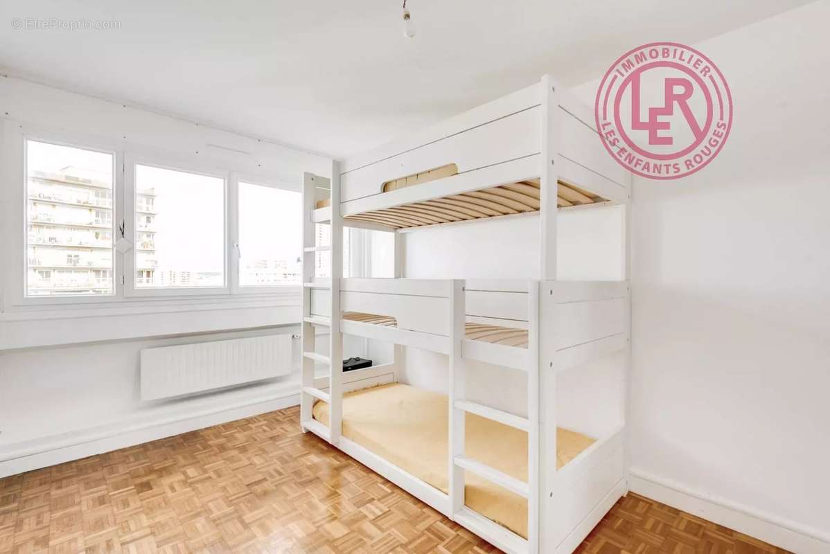 Appartement à PARIS-19E