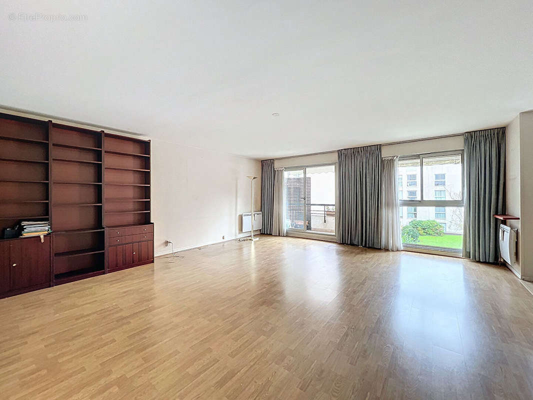 Appartement à SURESNES