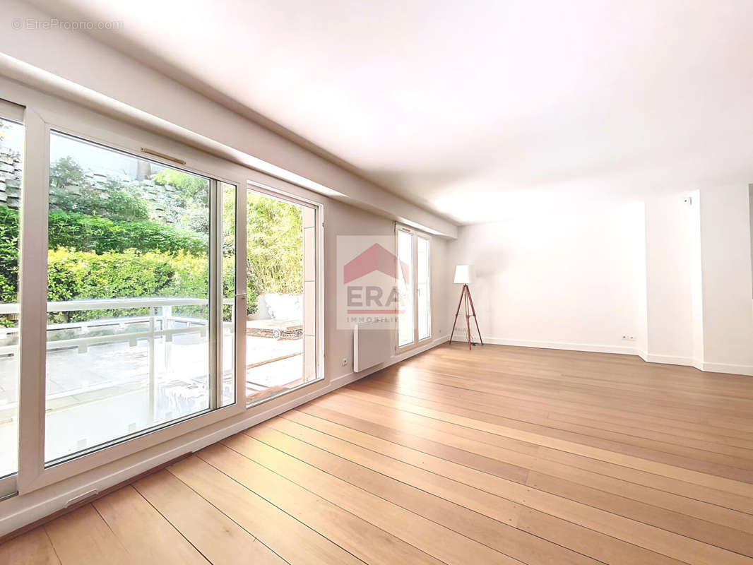 Appartement à SURESNES