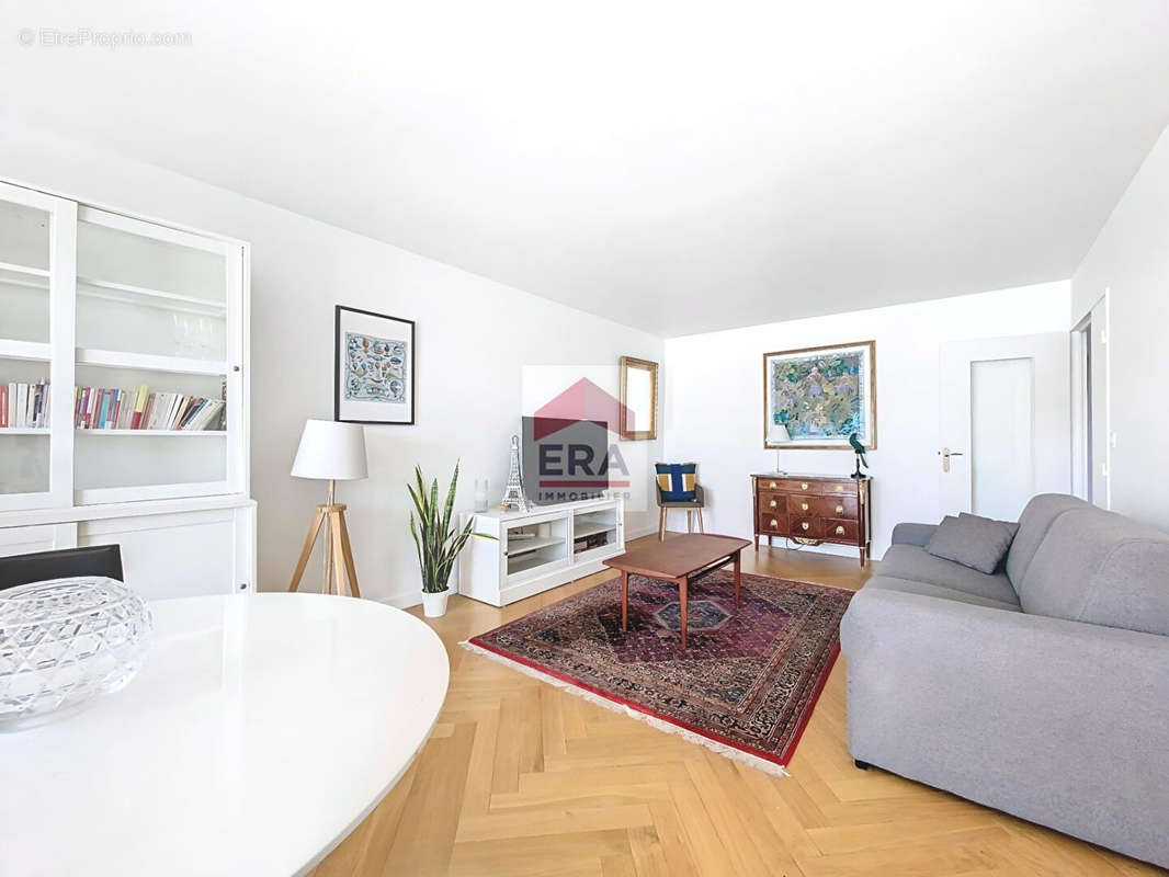 Appartement à SURESNES