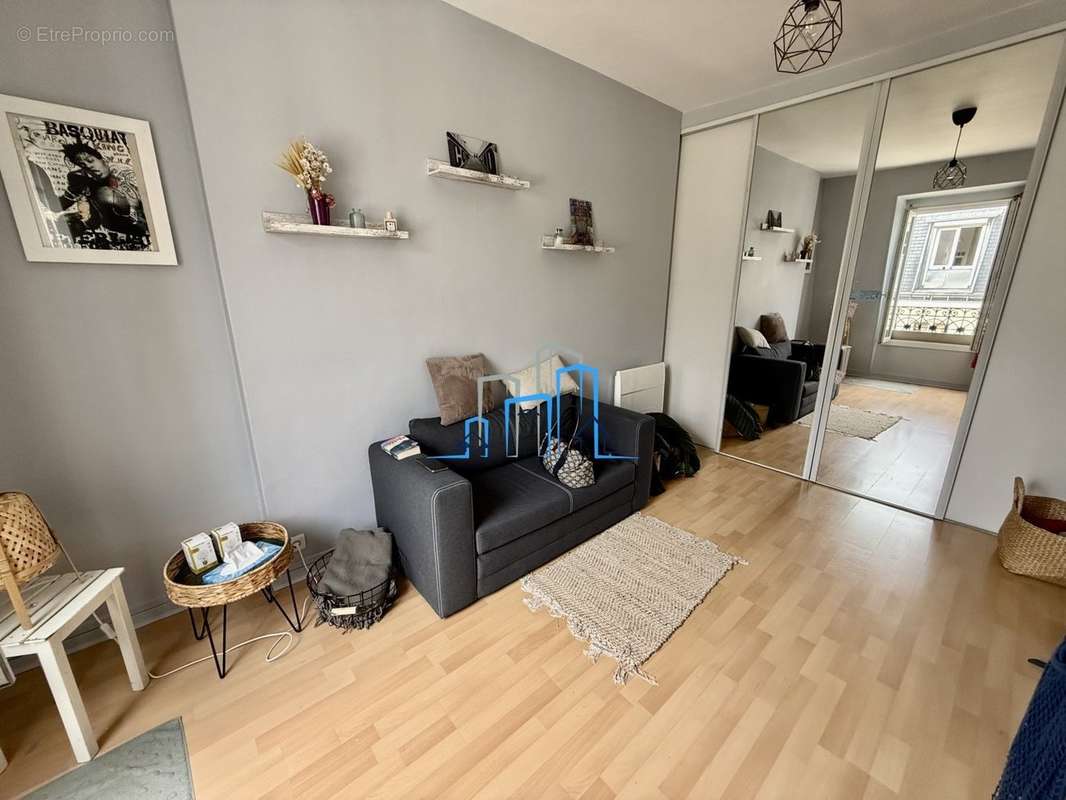 Appartement à PARIS-11E