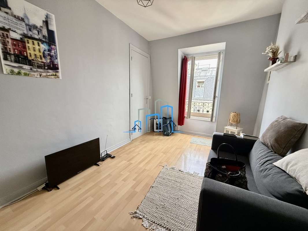 Appartement à PARIS-11E