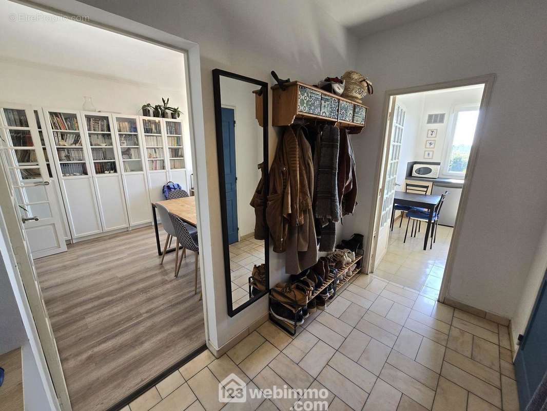 Belle entrée - Appartement à MERIGNAC