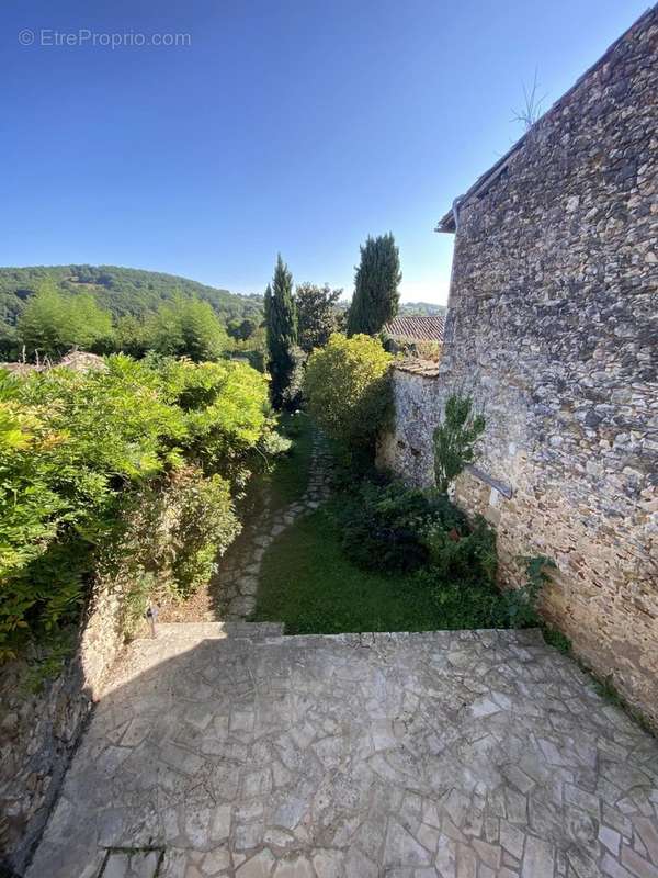 Maison à AURIGNAC