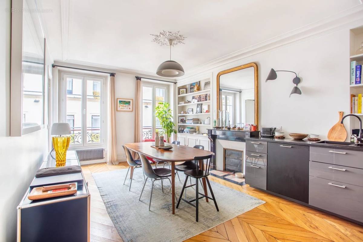 Appartement à PARIS-9E