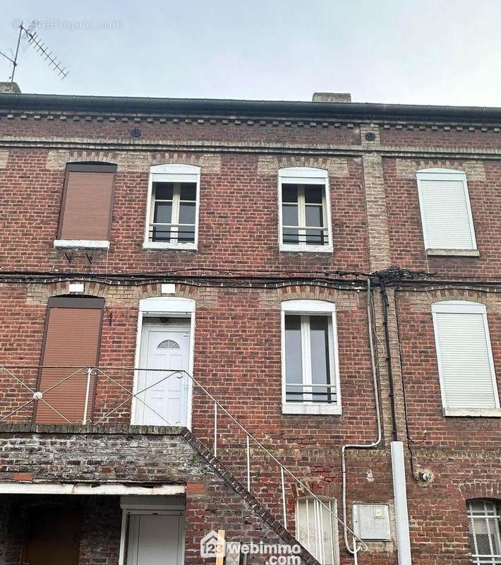 Maison de ville d&#039;une surface habitable de 78 m² - Maison à LAON