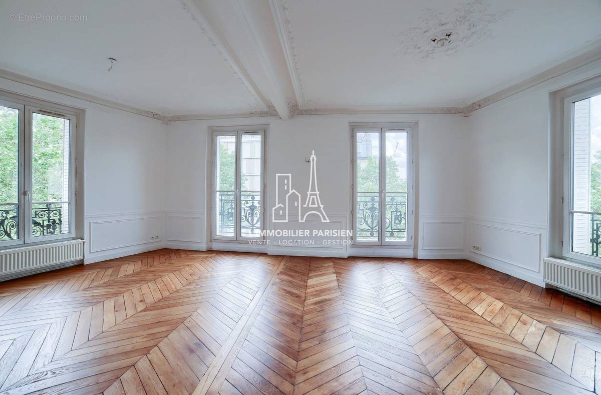 Appartement à PARIS-18E