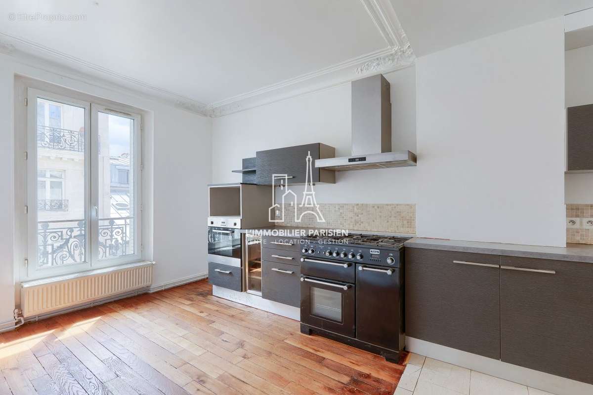 Appartement à PARIS-18E