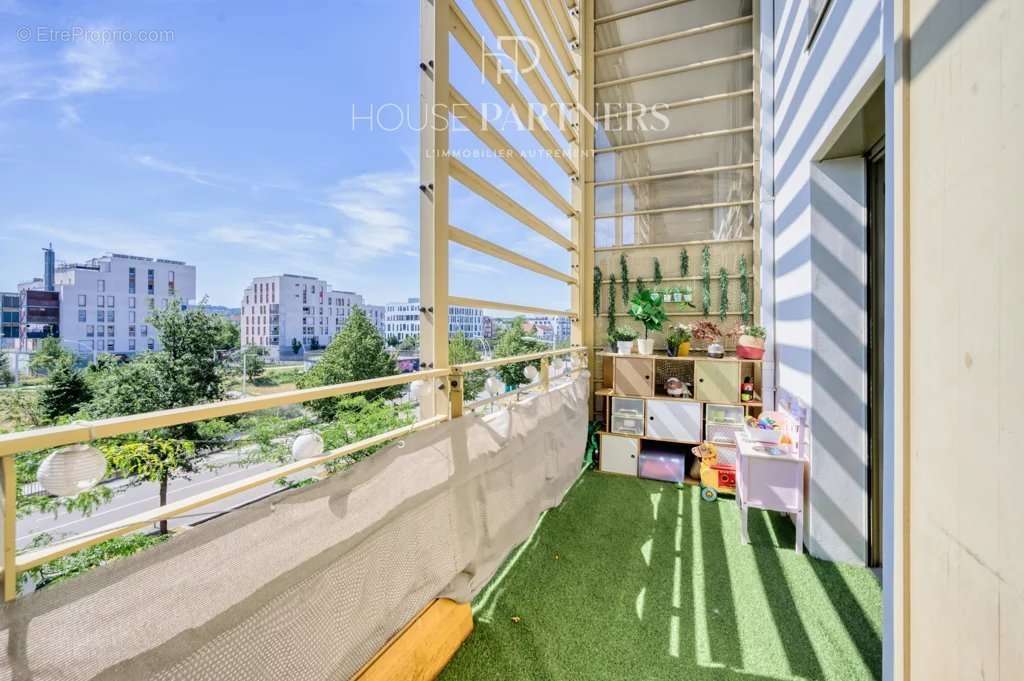 Appartement à NANTERRE