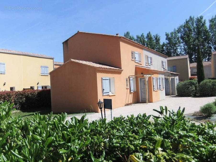 Maison à L&#039;ISLE-SUR-LA-SORGUE