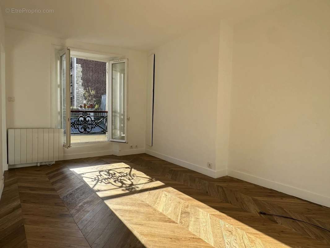 Appartement à PARIS-17E