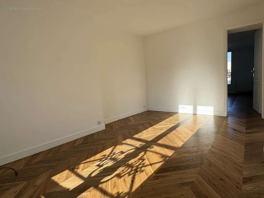 Appartement à PARIS-17E