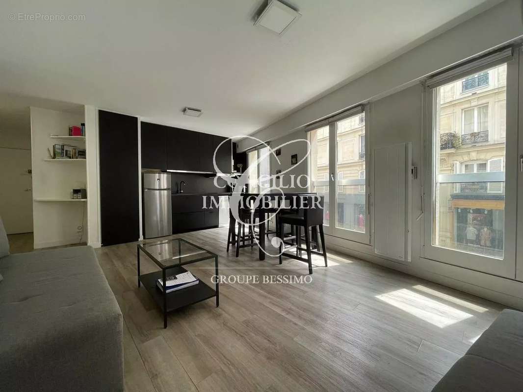 Appartement à PARIS-11E