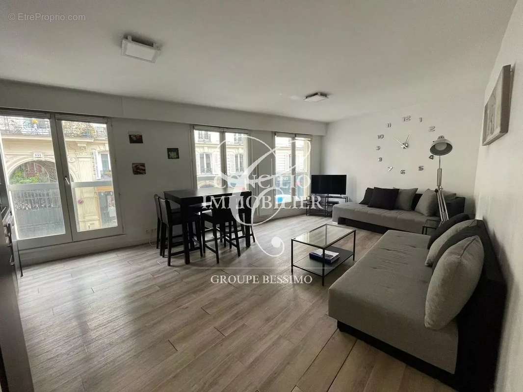 Appartement à PARIS-11E