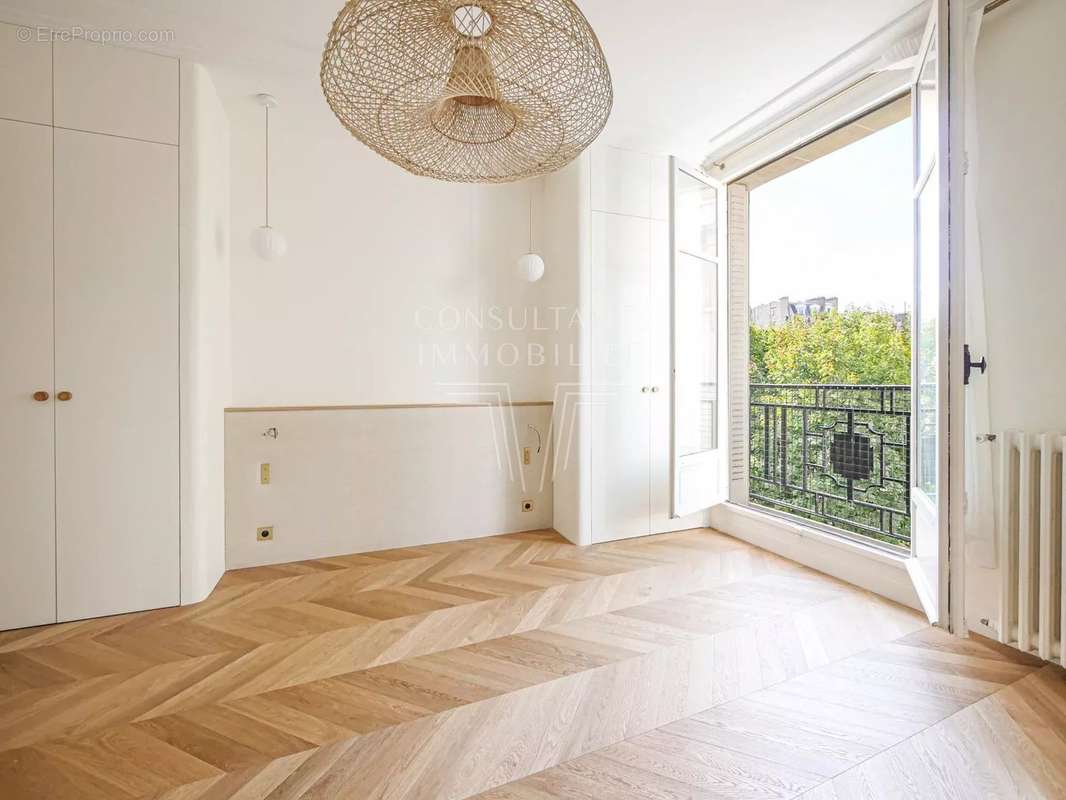 Appartement à PARIS-16E