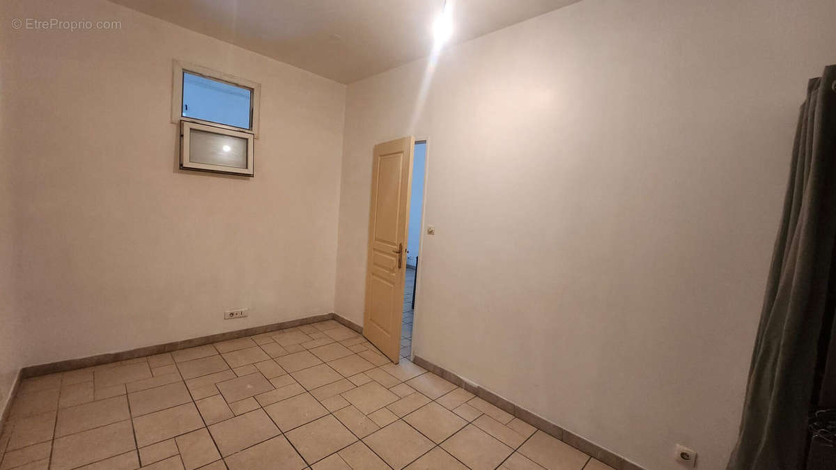 Appartement à MARSEILLE-3E