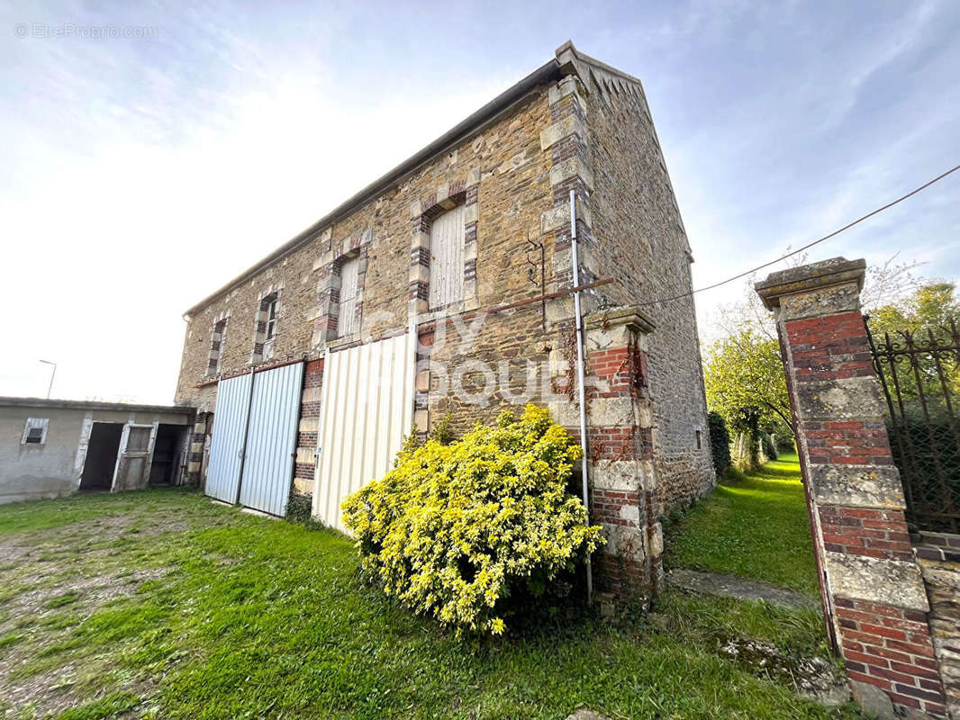 Maison à CROISILLES