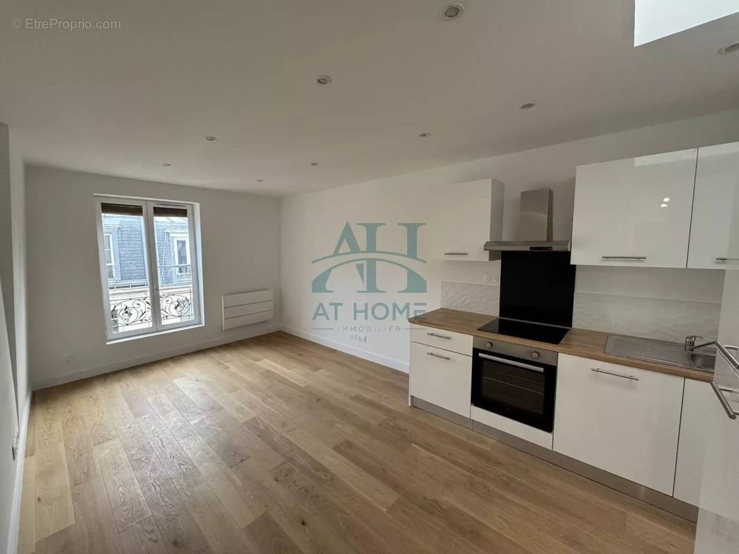 Appartement à PARIS-10E