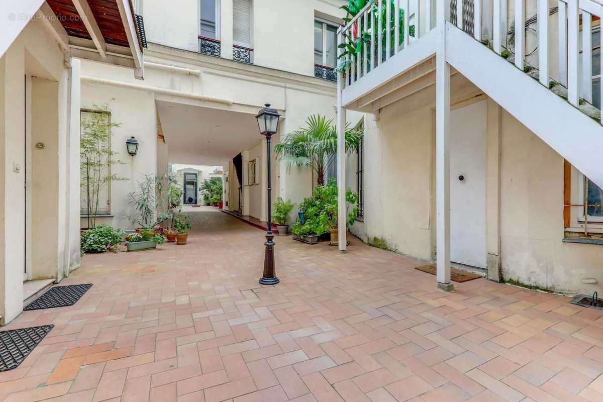 Appartement à PARIS-17E