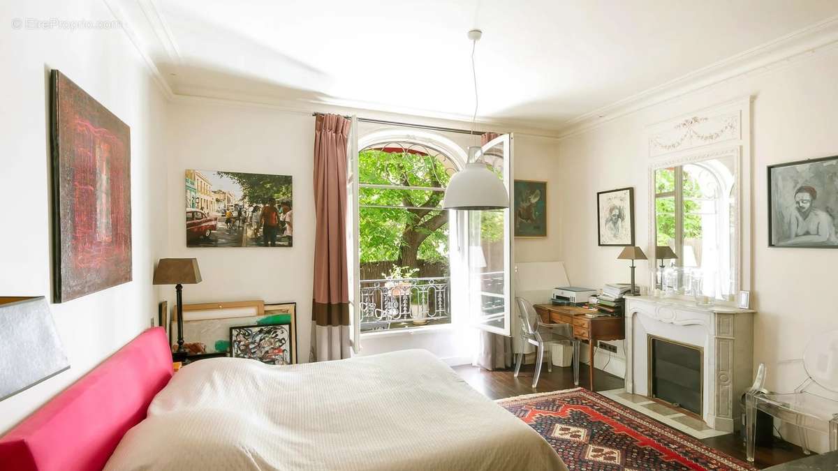 Appartement à PARIS-16E