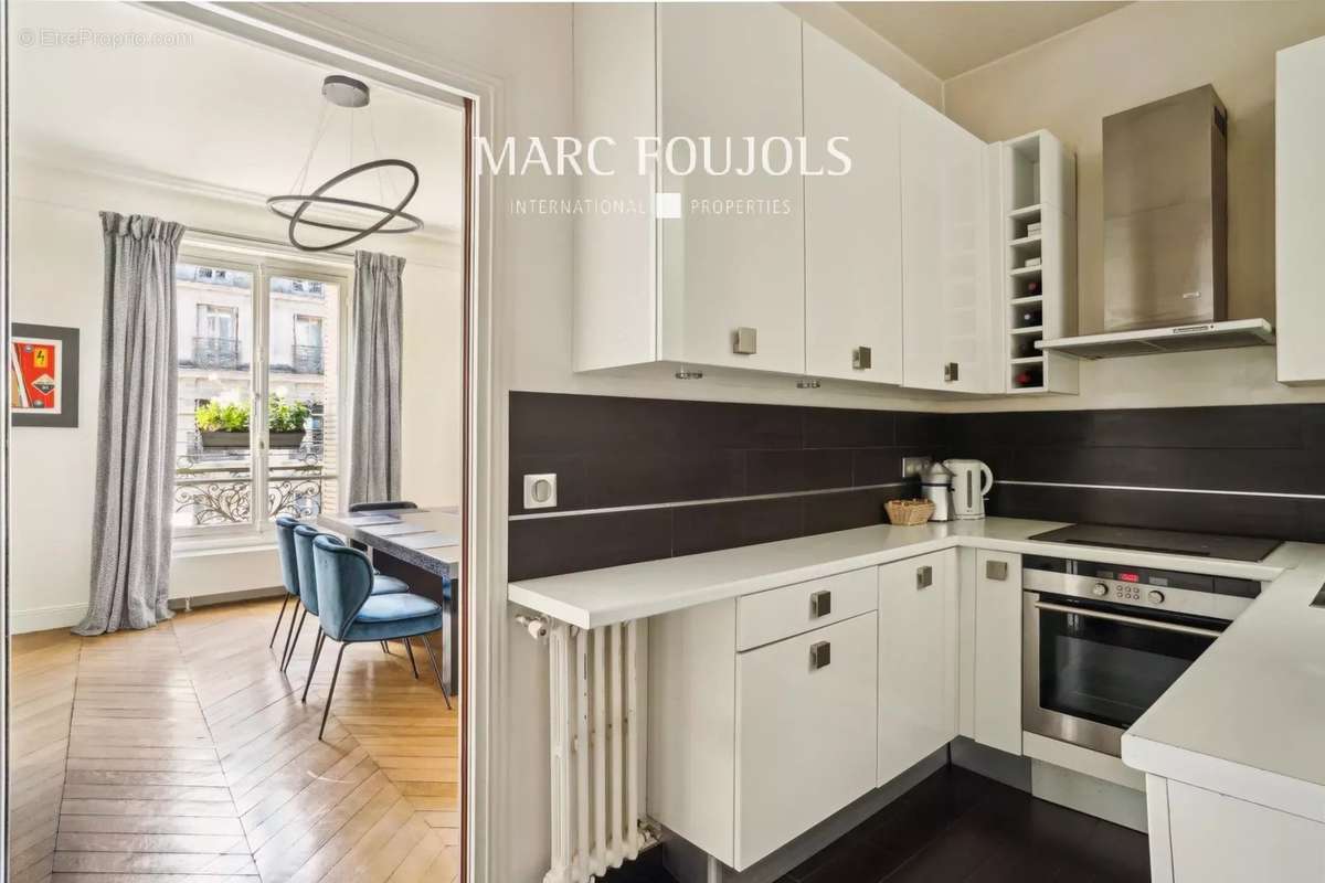 Appartement à PARIS-8E