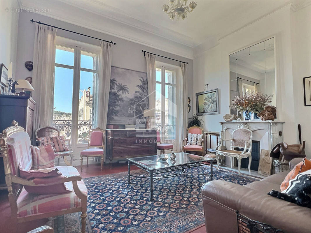 Appartement à MARSEILLE-6E